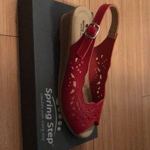 Platform red 👠 shoe.